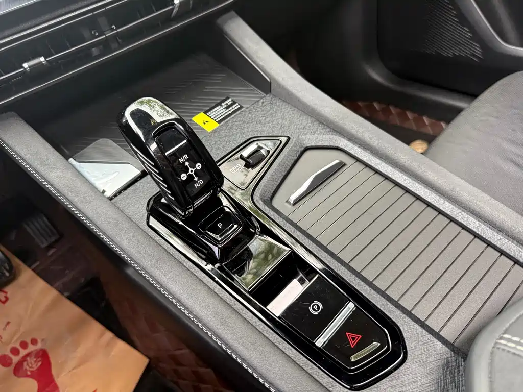 Lynk & Co 03 2023 1.5TD DCT Pro купить на сайте DeffCars