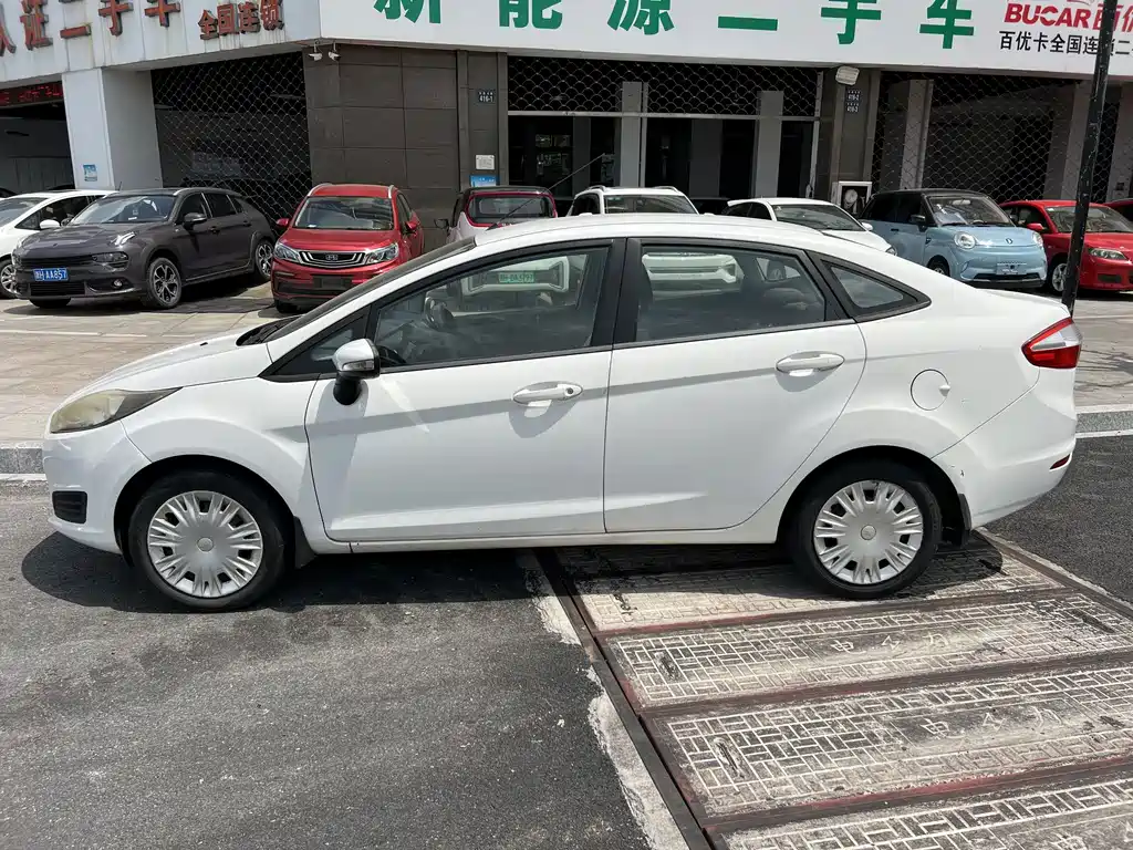 Fiesta 2013 sedan 1.5L manual style купить на сайте DeffCars