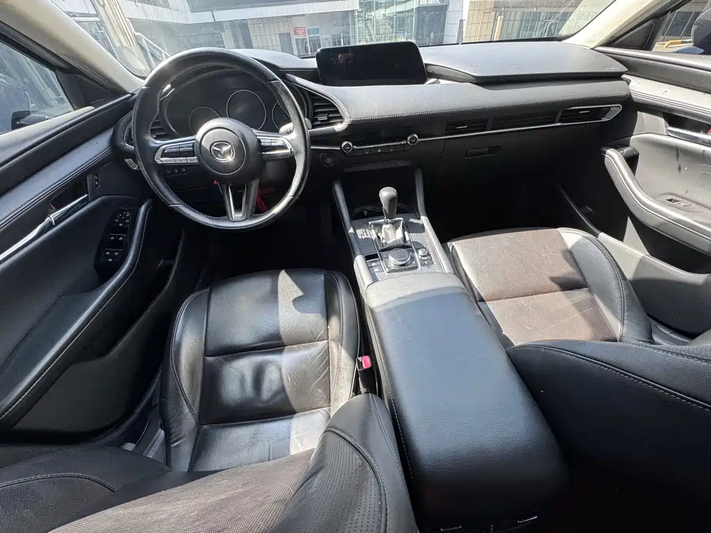 Mazda3 Angkesela 2023 2.0L Automatic Premium Edition купить на сайте DeffCars