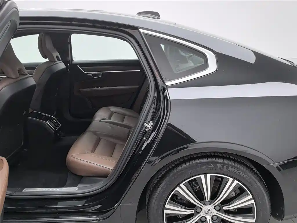 Volvo S90 2021 B5 Zhiyuan Luxury Edition купить на сайте DeffCars