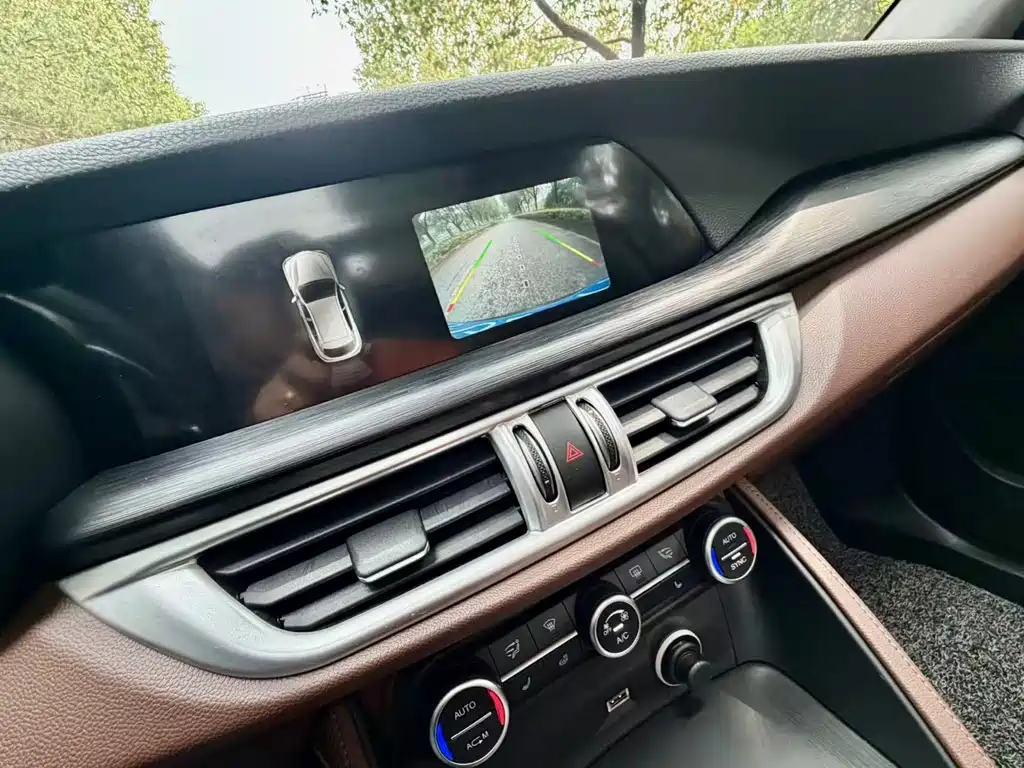 Stelvio 2017 2.0T 280HP Deluxe Edition купить на сайте DeffCars