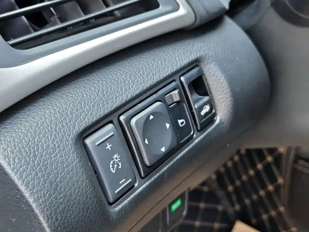 Sylphy 2018 1.6XV CVT Exclusive Edition купить на сайте DeffCars
