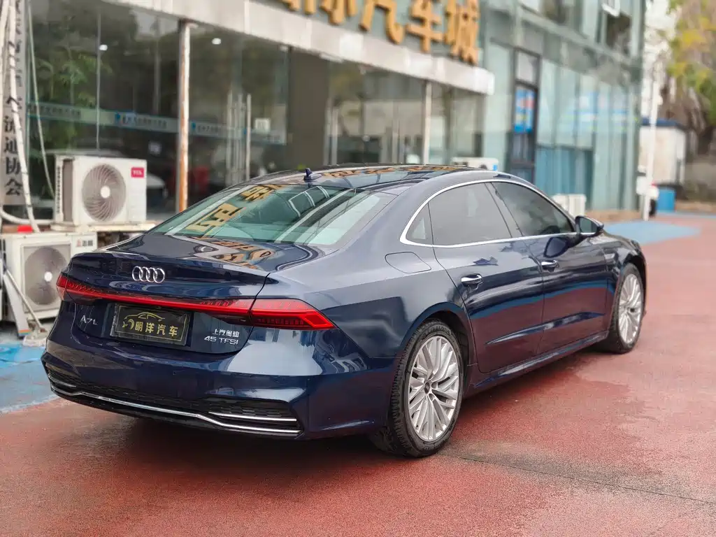 Audi A7L 2024 45TFSI S-line Dream Building Liquid Crystal Package купить на сайте DeffCars