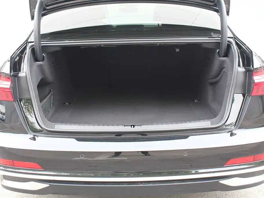 Audi A6L 2023 45 TFSI Premium Dynamic Model купить на сайте DeffCars