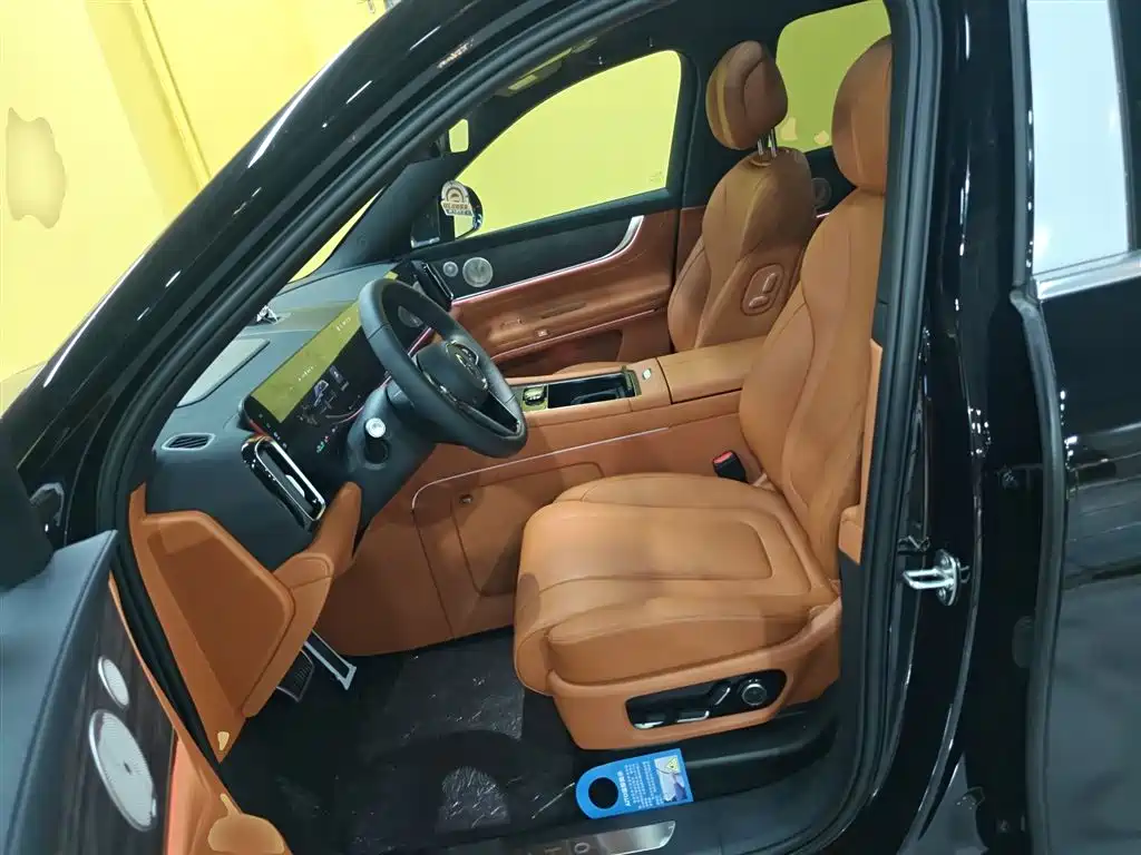 Wenjie M9 2025 extended range Ultra version 52kWh 6-seater version 192-line lidar) купить на сайте DeffCars