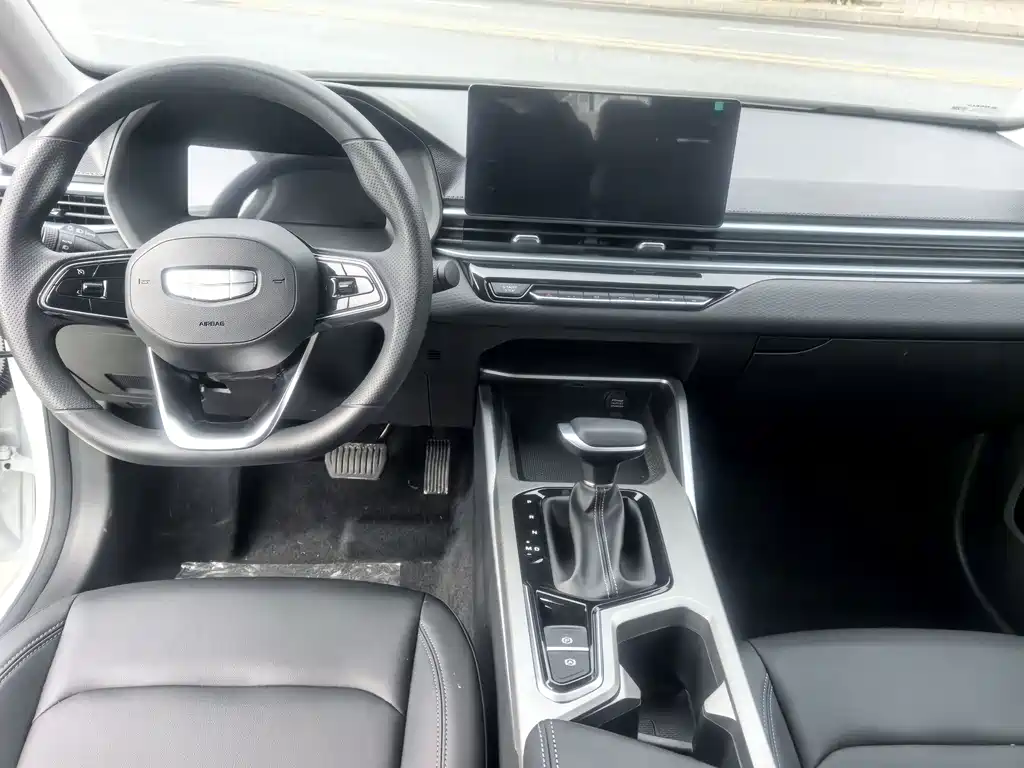 Emgrand 2025 4th Generation 1.5L CVT Dragon Edition купить на сайте DeffCars