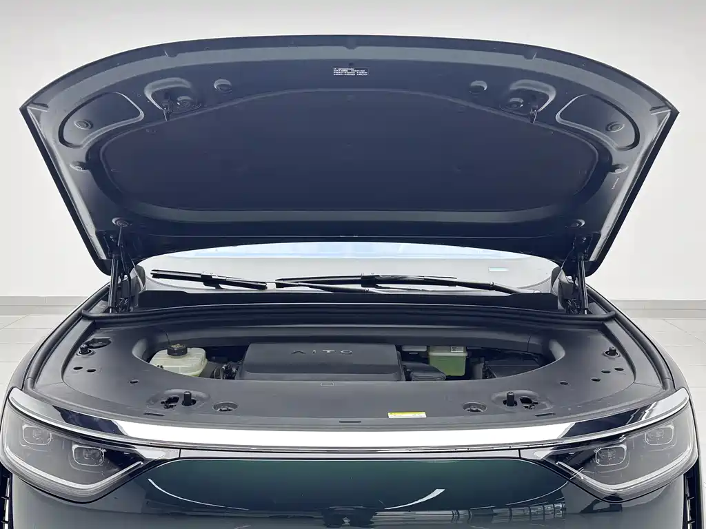 Wenjie M8 2025 extended range Max+ version 53.4kWh 6-seater version купить на сайте DeffCars