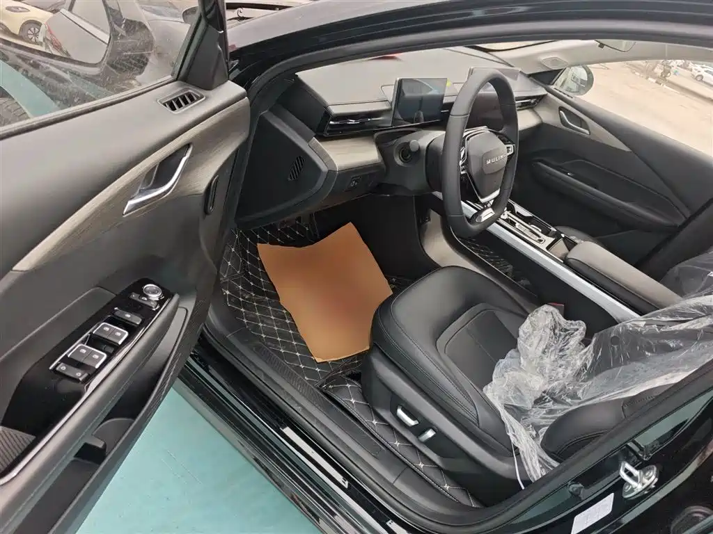 Wuling Starlight 2024 Co-creation Edition 510 Advanced Type купить на сайте DeffCars