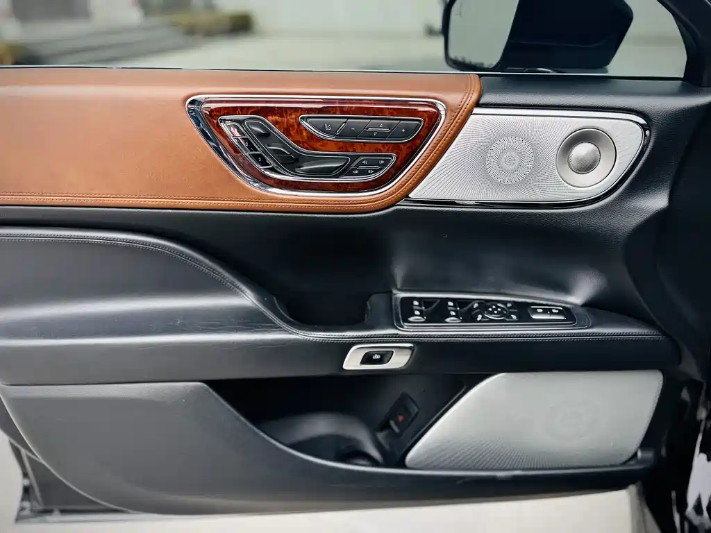 Lincoln Continental 2019 2.0T Two-wheel drive Premium Edition National V купить на сайте DeffCars