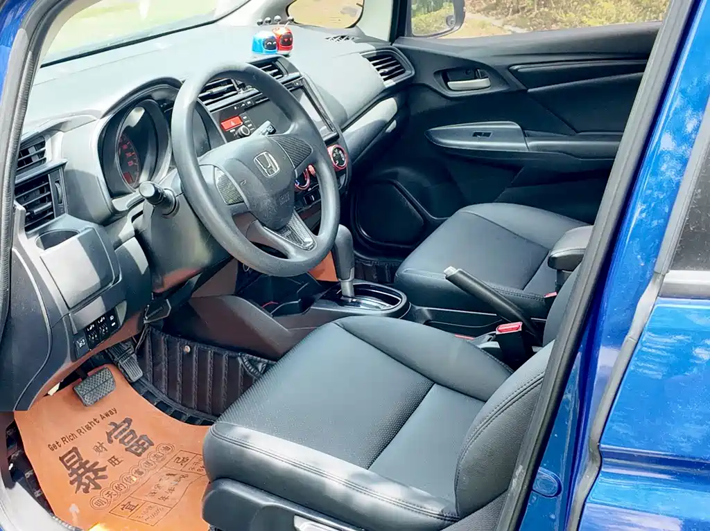Fit 2016 1.5L LX CVT comfort model купить на сайте DeffCars