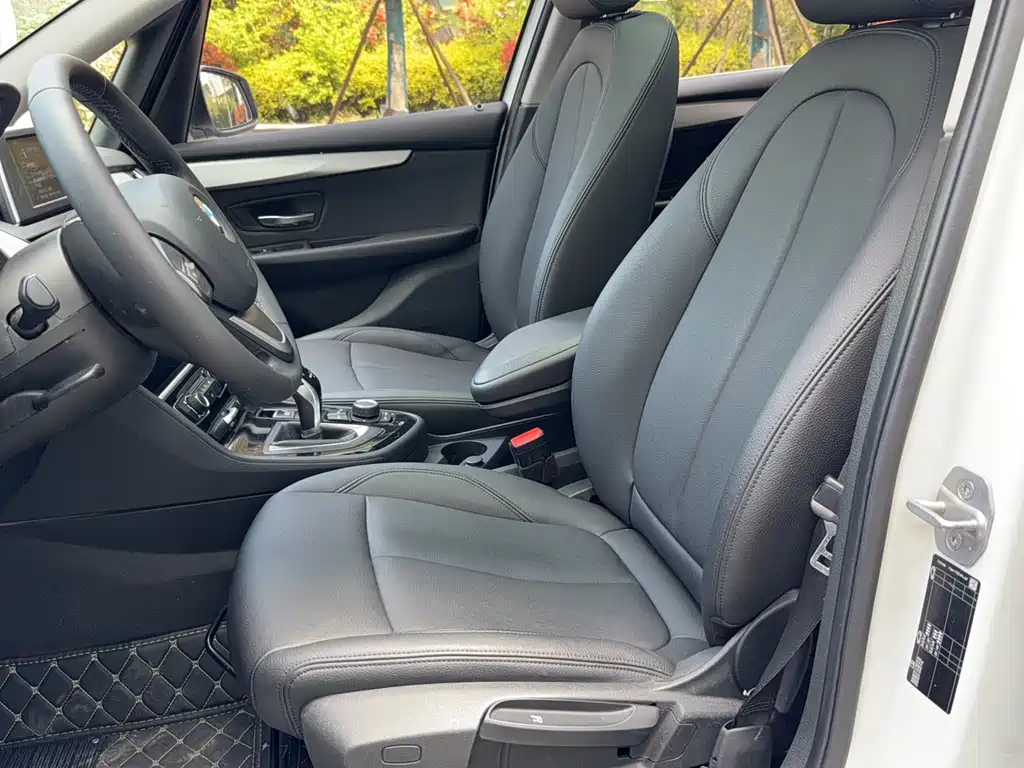 BMW 2 Series Multipurpose Station Wagon 2018 220i Leading Model купить на сайте DeffCars
