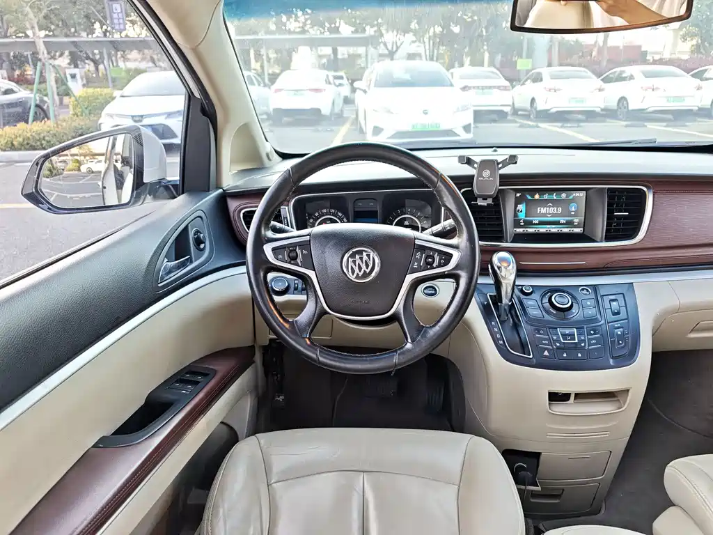 Buick GL8 2017 25S Premium Type National V купить на сайте DeffCars