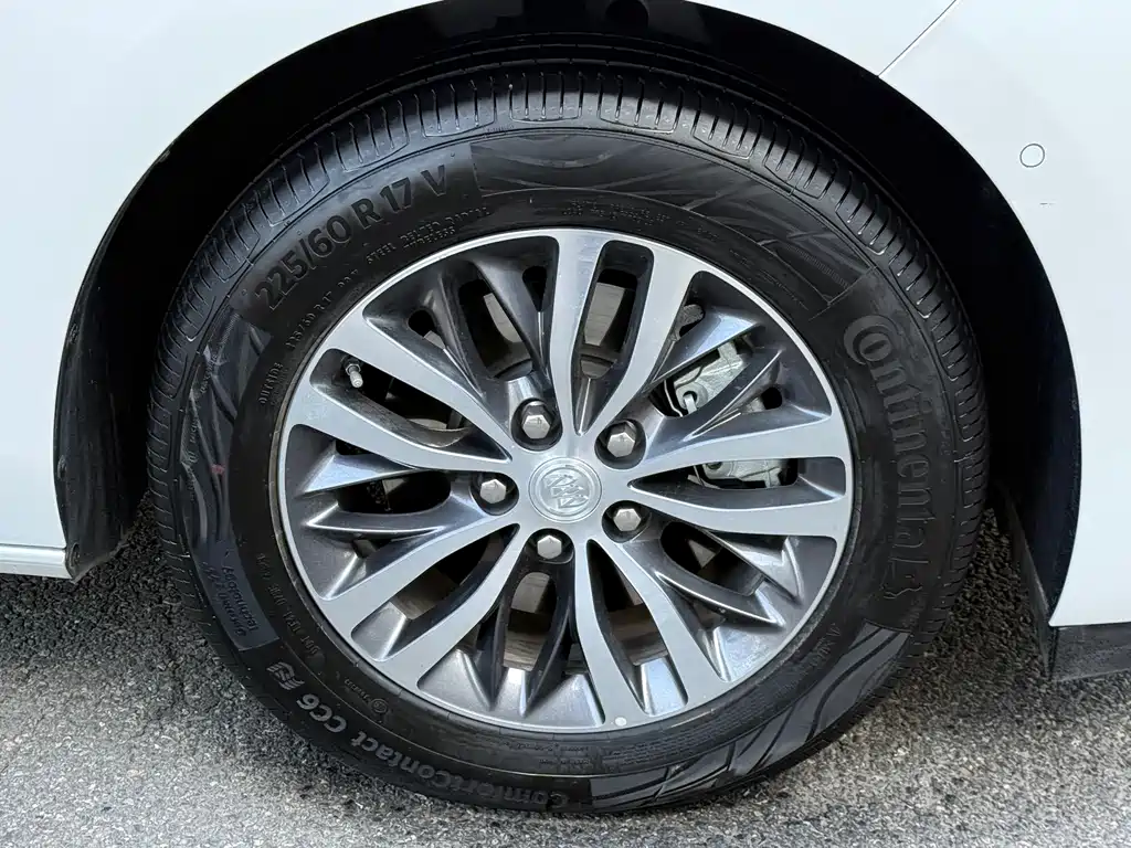 Buick GL8 2023 ES Lu Zun Exclusive Model купить на сайте DeffCars