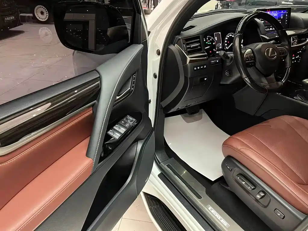 Lexus LX 2019 570 Premium Luxury Edition купить на сайте DeffCars