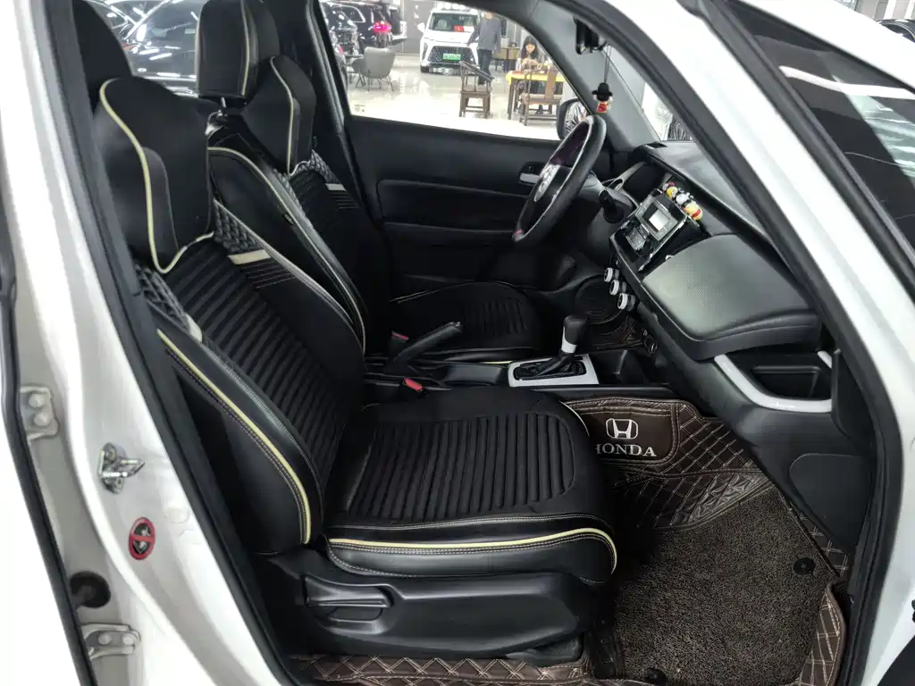 Fit 2021 1.5L CVT Fashion Edition купить на сайте DeffCars