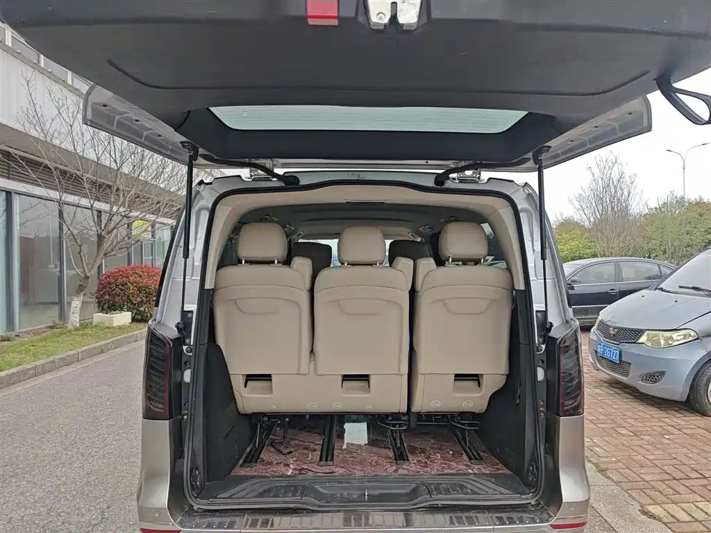 Vito 2021 2.0T Business Edition 7 seats купить на сайте DeffCars