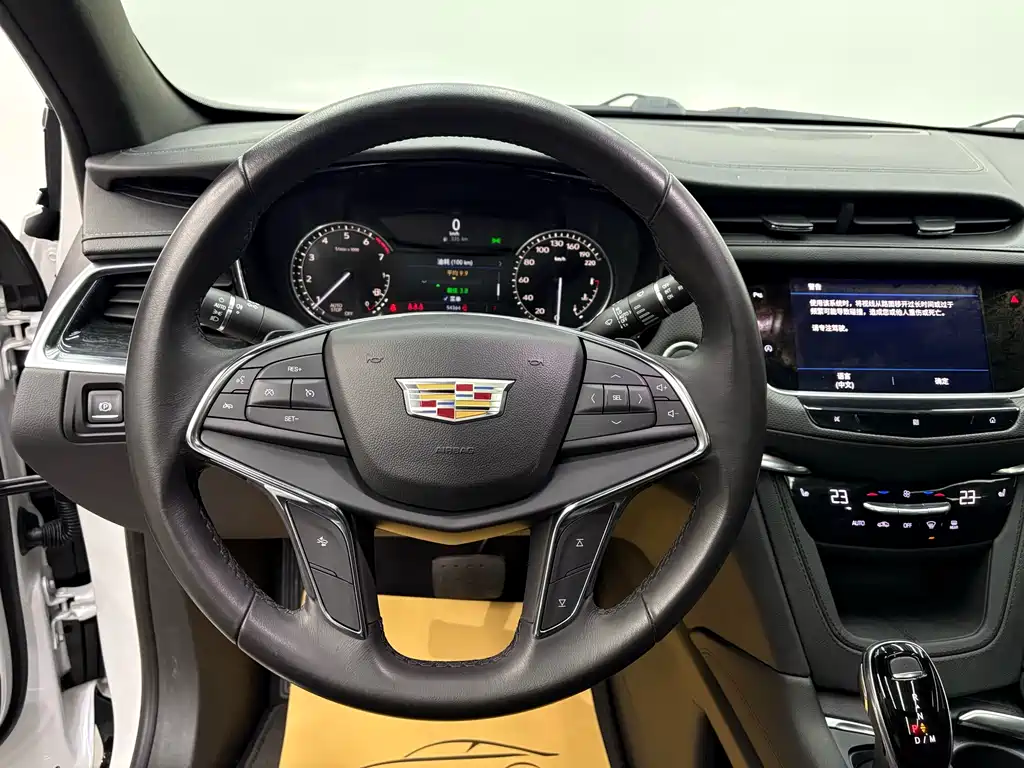 Cadillac XT5 2020 28T luxury model купить на сайте DeffCars