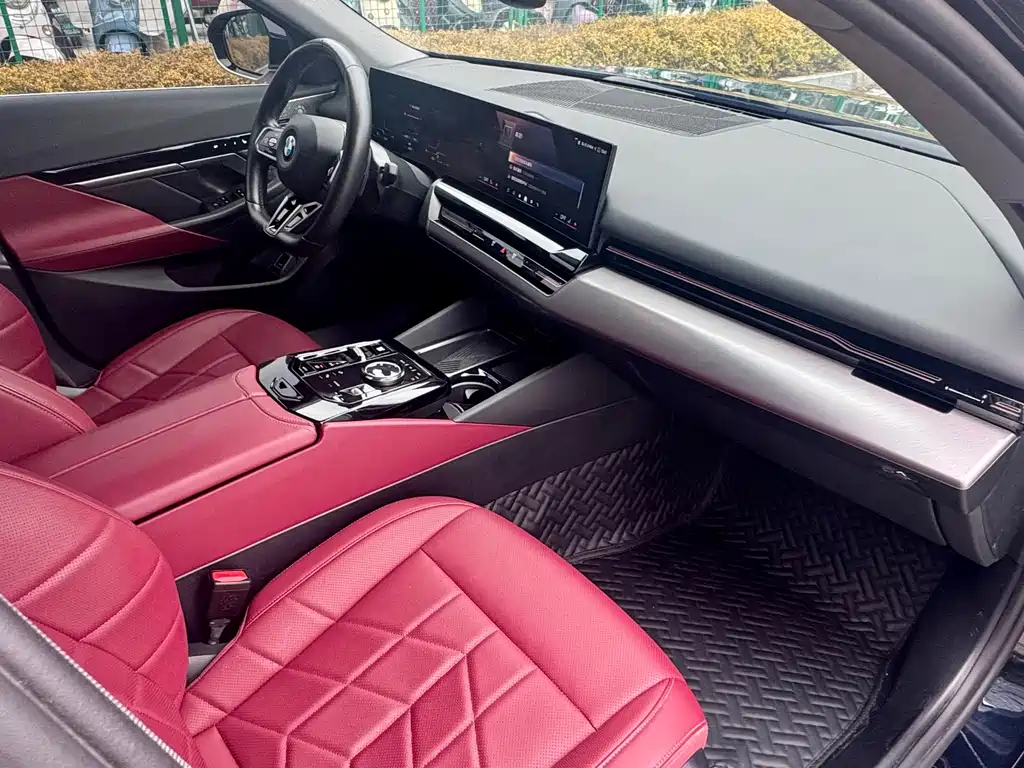 BMW 5 Series 2024 525Li M Sports Package купить на сайте DeffCars