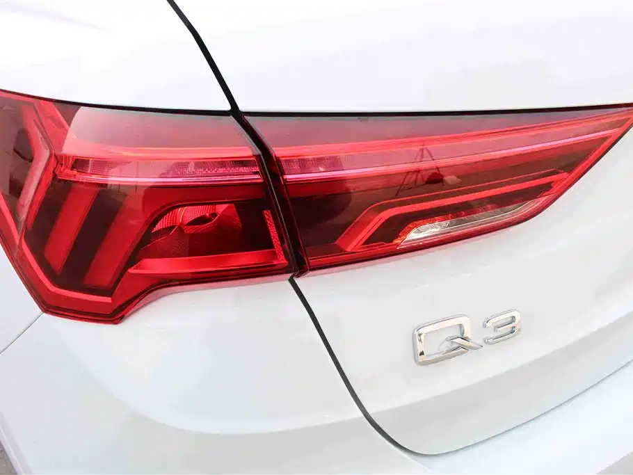 Audi Q3 2024 40 TFSI Fashionable and Dynamic купить на сайте DeffCars