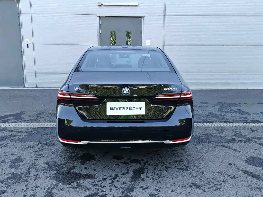 BMW 5 Series 2026 530Li Leading Luxury Package купить на сайте DeffCars