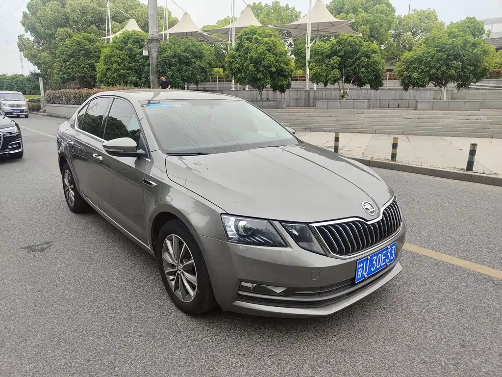 Octavia 2020 1.5L Automatic Intelligent Travel Comfort Edition купить на сайте DeffCars