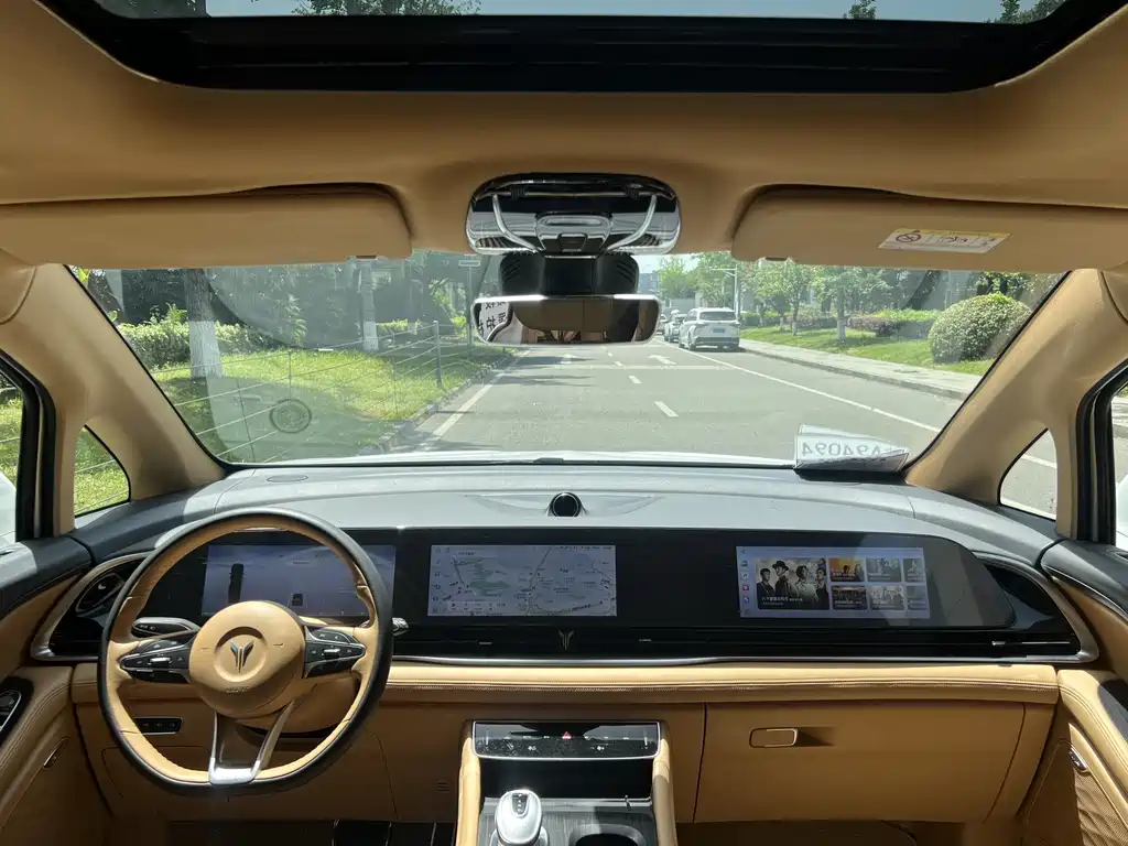 Lantu Dreamer 2022 Low Carbon Version Want + Smart Driving Package купить на сайте DeffCars