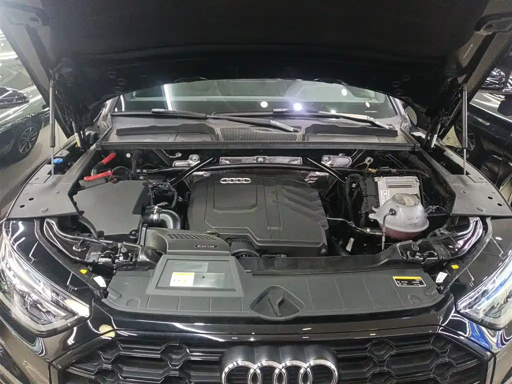 Audi Q5L 2024 40 TFSI luxury and dynamic model купить на сайте DeffCars