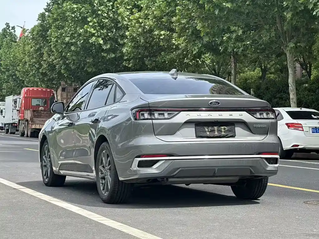 Mondeo 2025 2.0T EcoBoost Luxury купить на сайте DeffCars