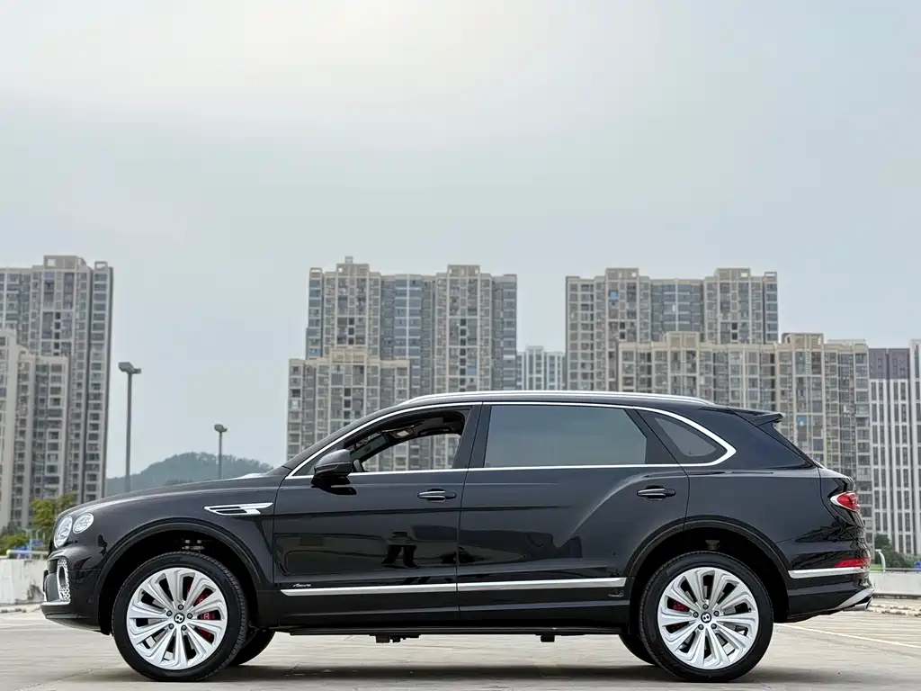 Bentayga 2024 4.0T V8 Long Wheelbase Yadu Edition купить на сайте DeffCars