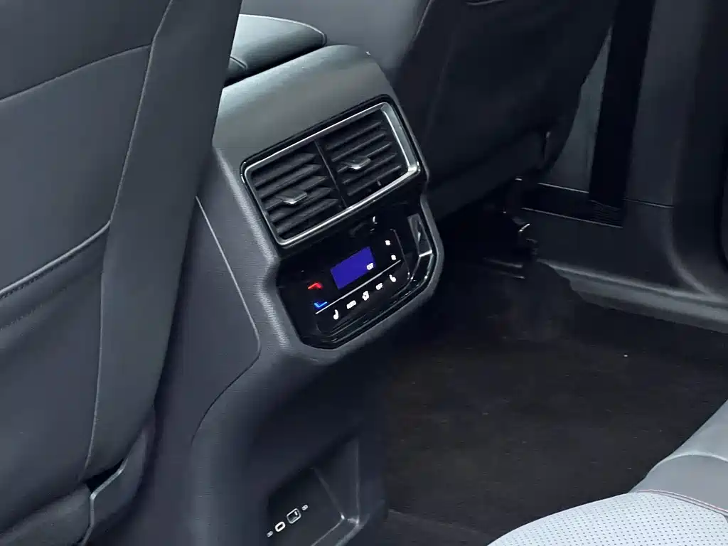 Touron 2023 Touron X facelift 380TSI four-wheel drive luxury version купить на сайте DeffCars