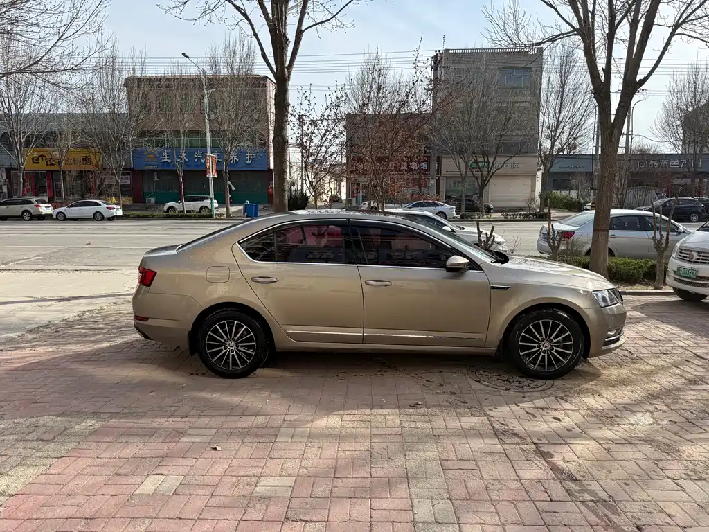 Octavia 2018 TSI230 DSG Deluxe Edition купить на сайте DeffCars
