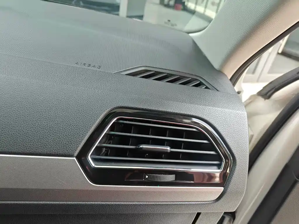 Tiguan L 2019 330TSI automatic two-wheel drive panoramic comfort version National VI купить на сайте DeffCars
