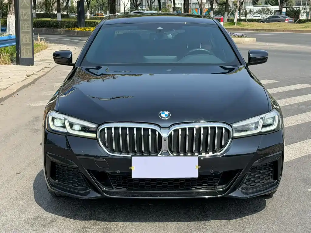 BMW 5 Series 2022 530Li Exclusive M Sports Package купить на сайте DeffCars