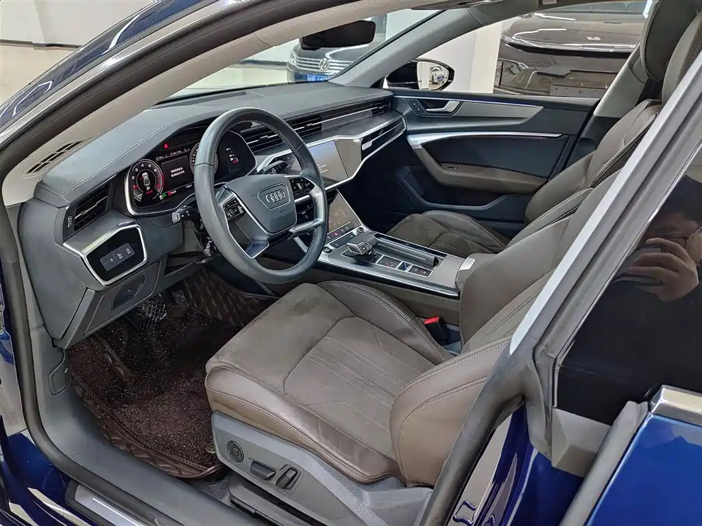 Audi A7L 2024 45TFSI S-line Dream Building Liquid Crystal Package купить на сайте DeffCars