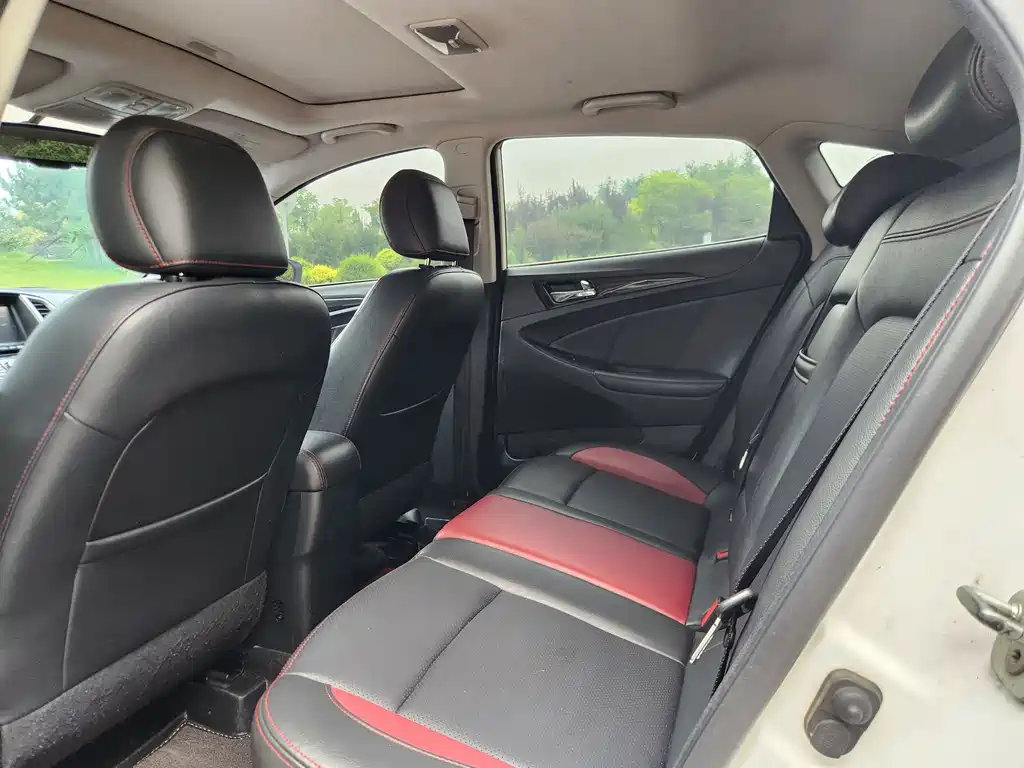 Eado XT 2016 1.6L Automatic Handsome купить на сайте DeffCars