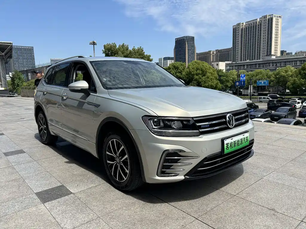 Tiguan L plug-in hybrid 2019 430PHEV hybrid luxury version купить на сайте DeffCars