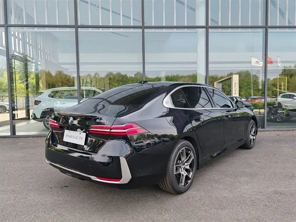 BMW 5 Series 2024 530Li Leading Luxury Package купить на сайте DeffCars