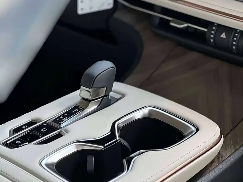 Lexus LM 2025 500h six-seater premium version купить на сайте DeffCars