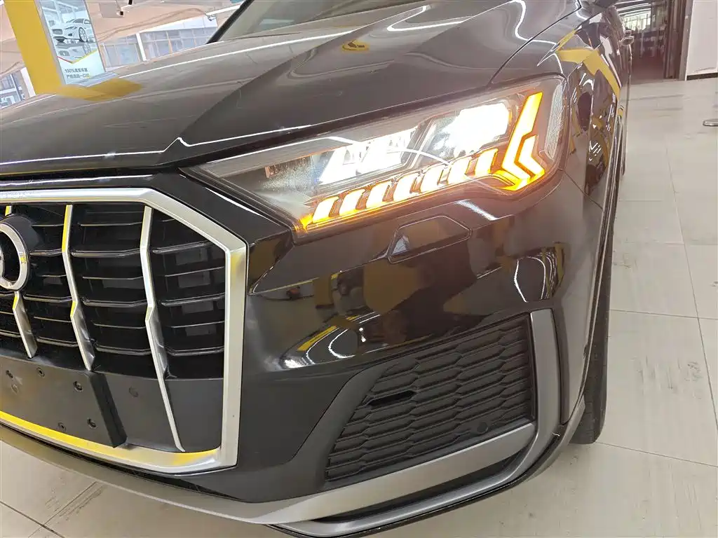 Audi Q7 2023 45 TFSI quattro S line sports купить на сайте DeffCars
