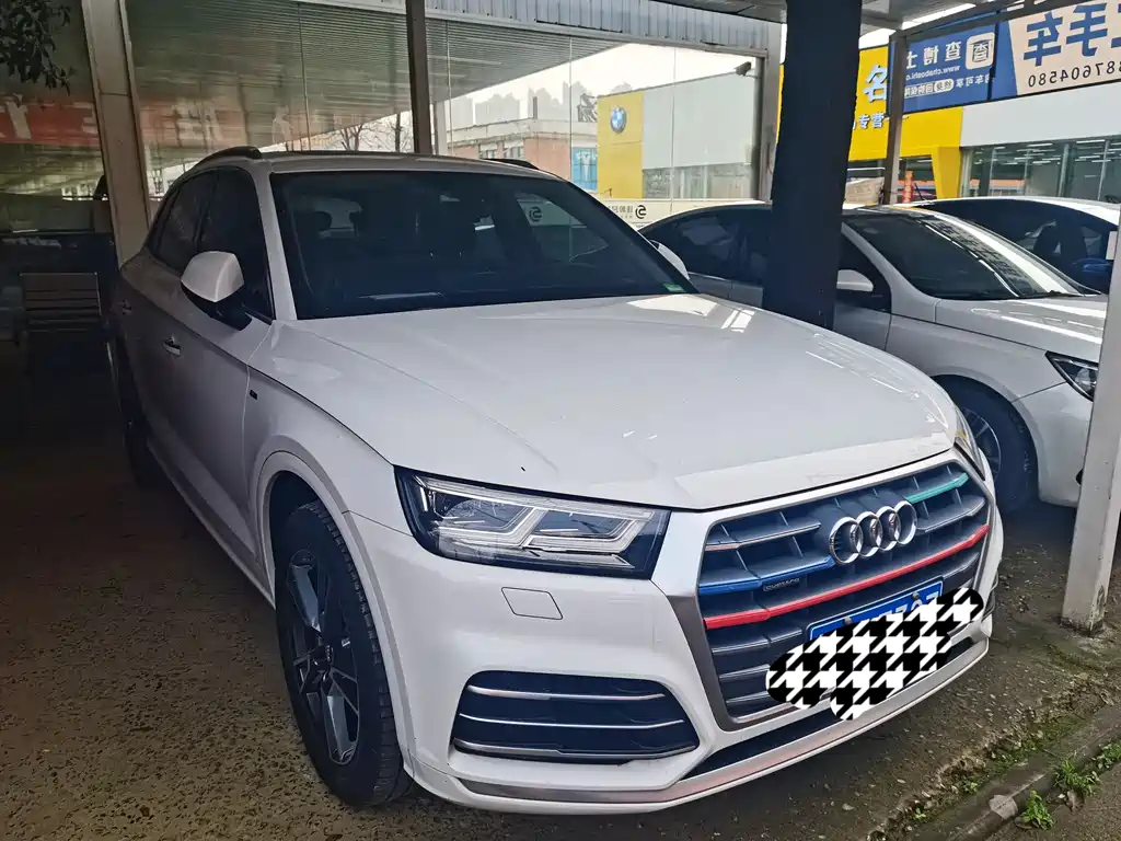 Audi Q5L 2020 40 TFSI enjoys fashionable style купить на сайте DeffCars