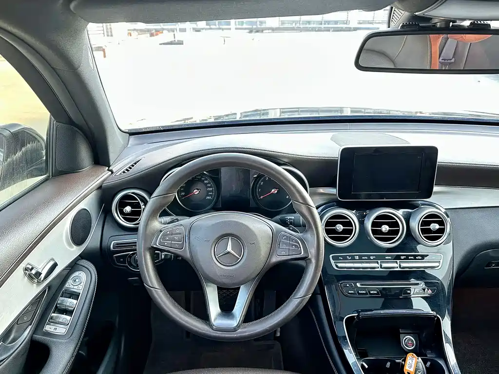 Mercedes-Benz GLC 2016 GLC 200 4MATIC купить на сайте DeffCars