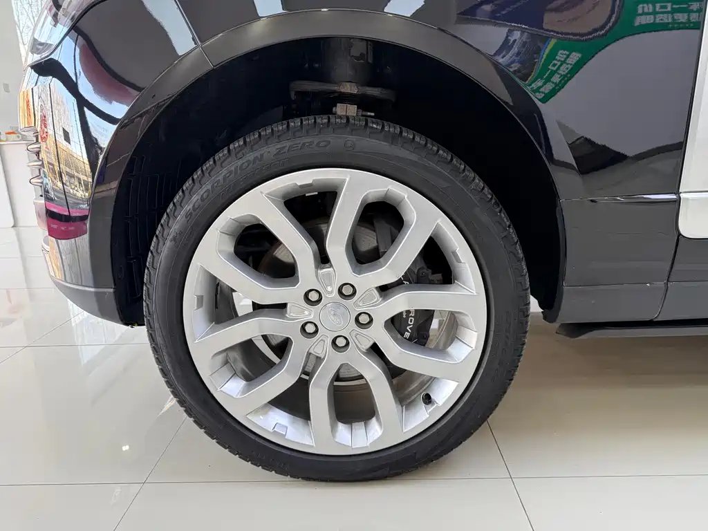 Range Rover 2022 3.0 L6 400PS Legendary Extended Classic Edition купить на сайте DeffCars