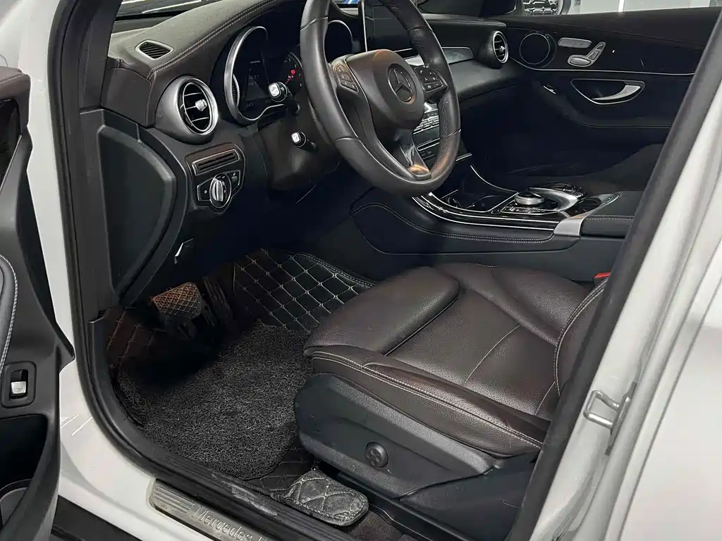 Mercedes-Benz GLC 2018 GLC 260 4MATIC Dynamic купить на сайте DeffCars