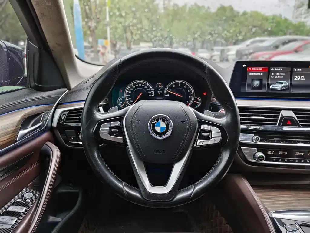 BMW 5 Series 2018 Facelift 530Li Leading Luxury Package купить на сайте DeffCars