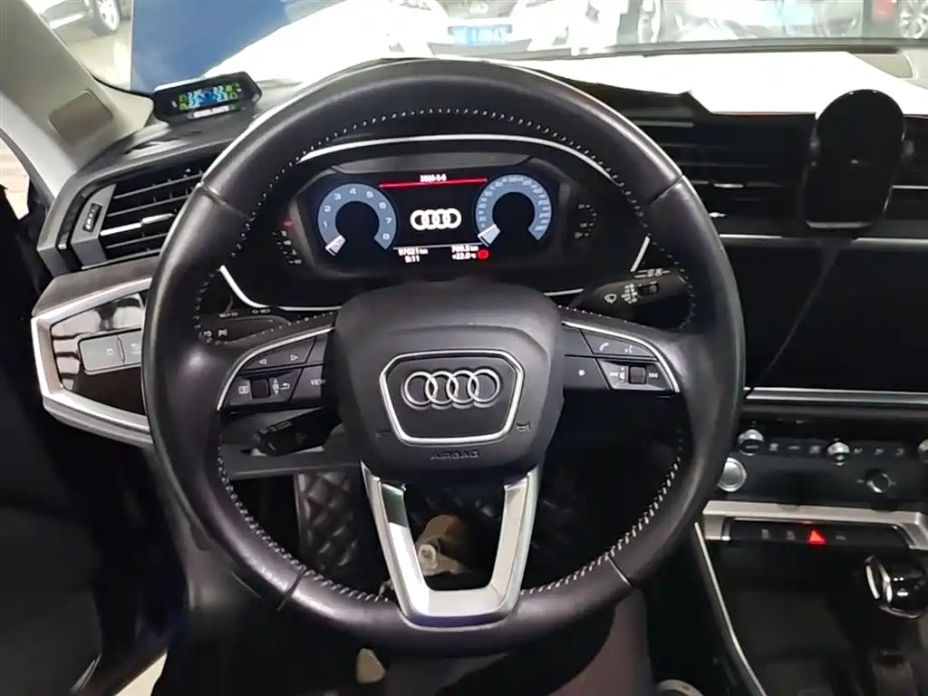 Audi Q3 2019 35 TFSI aggressive and dynamic купить на сайте DeffCars
