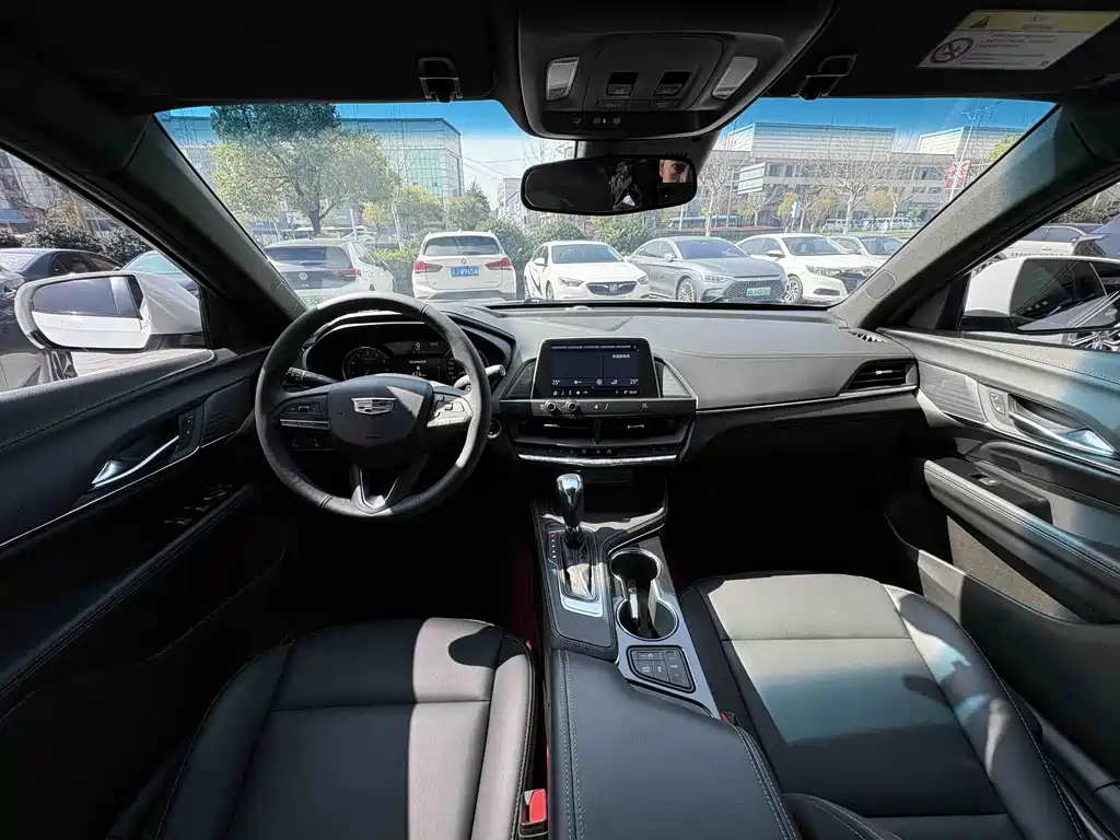 Cadillac CT4 2020 28T Fashion Model купить на сайте DeffCars