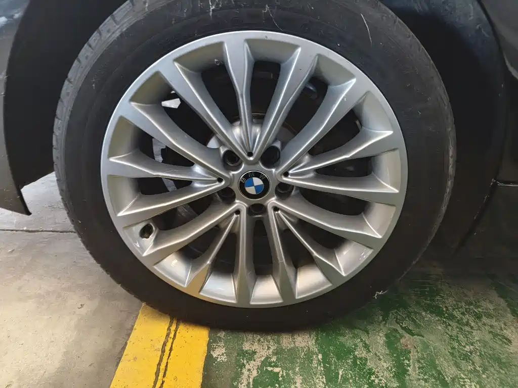 BMW 5 Series 2018 525Li Luxury Package купить на сайте DeffCars