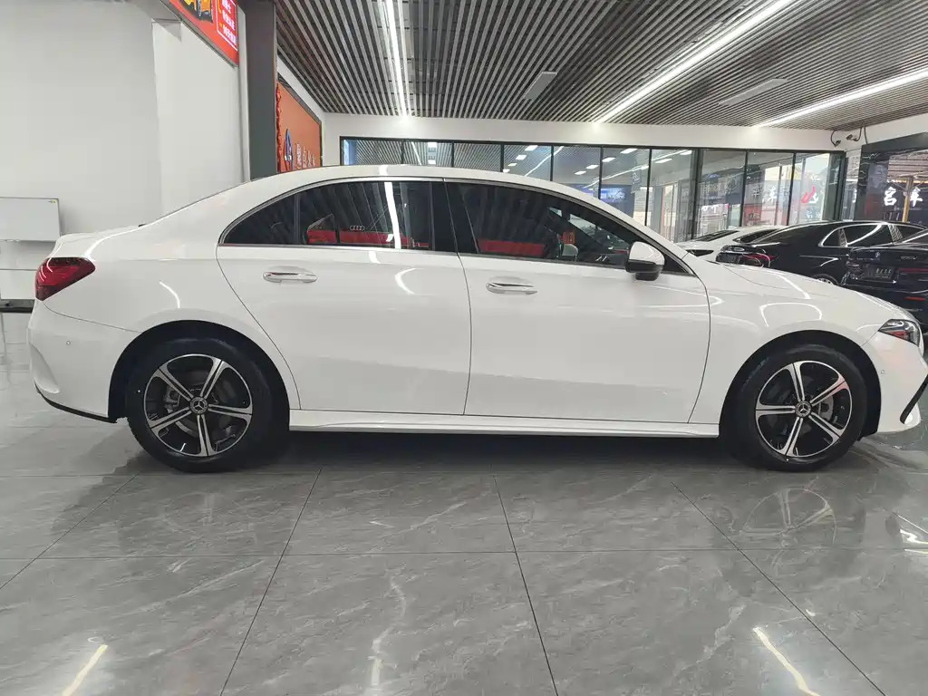 Mercedes-Benz A-Class 2024 A 200 L Dynamic купить на сайте DeffCars