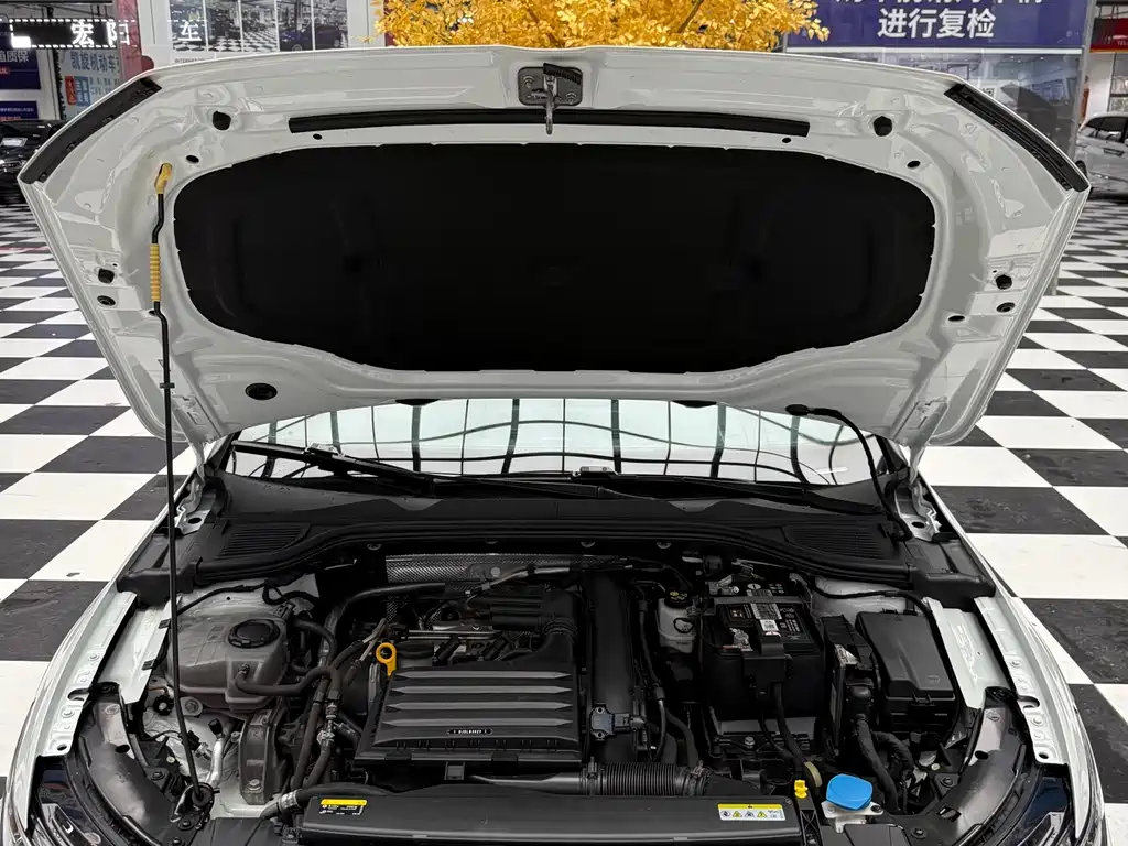 Golf 2023 facelift 280TSI DSG R-Line купить на сайте DeffCars