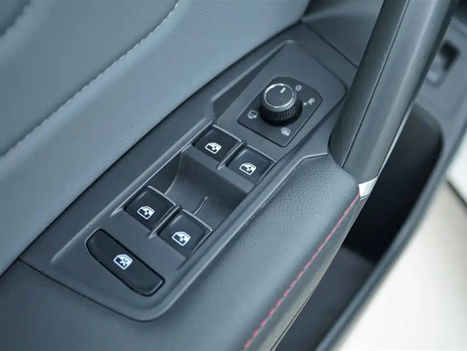 Tiguan L 2023 facelift 380TSI automatic four-wheel drive R-Line flagship version 7 seats купить на сайте DeffCars